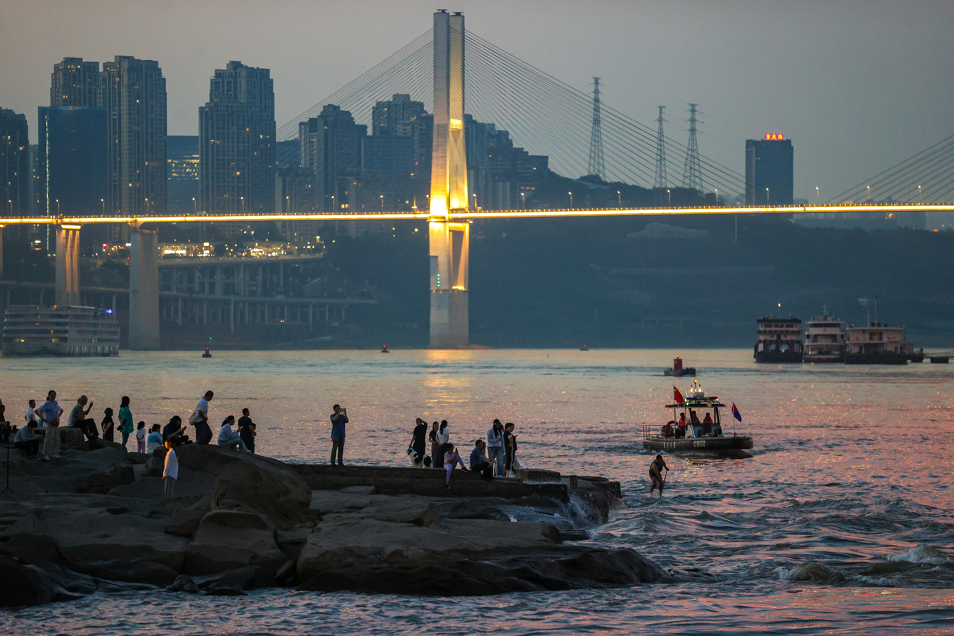 夏夜巡防 水警守护江畔安全3.jpg