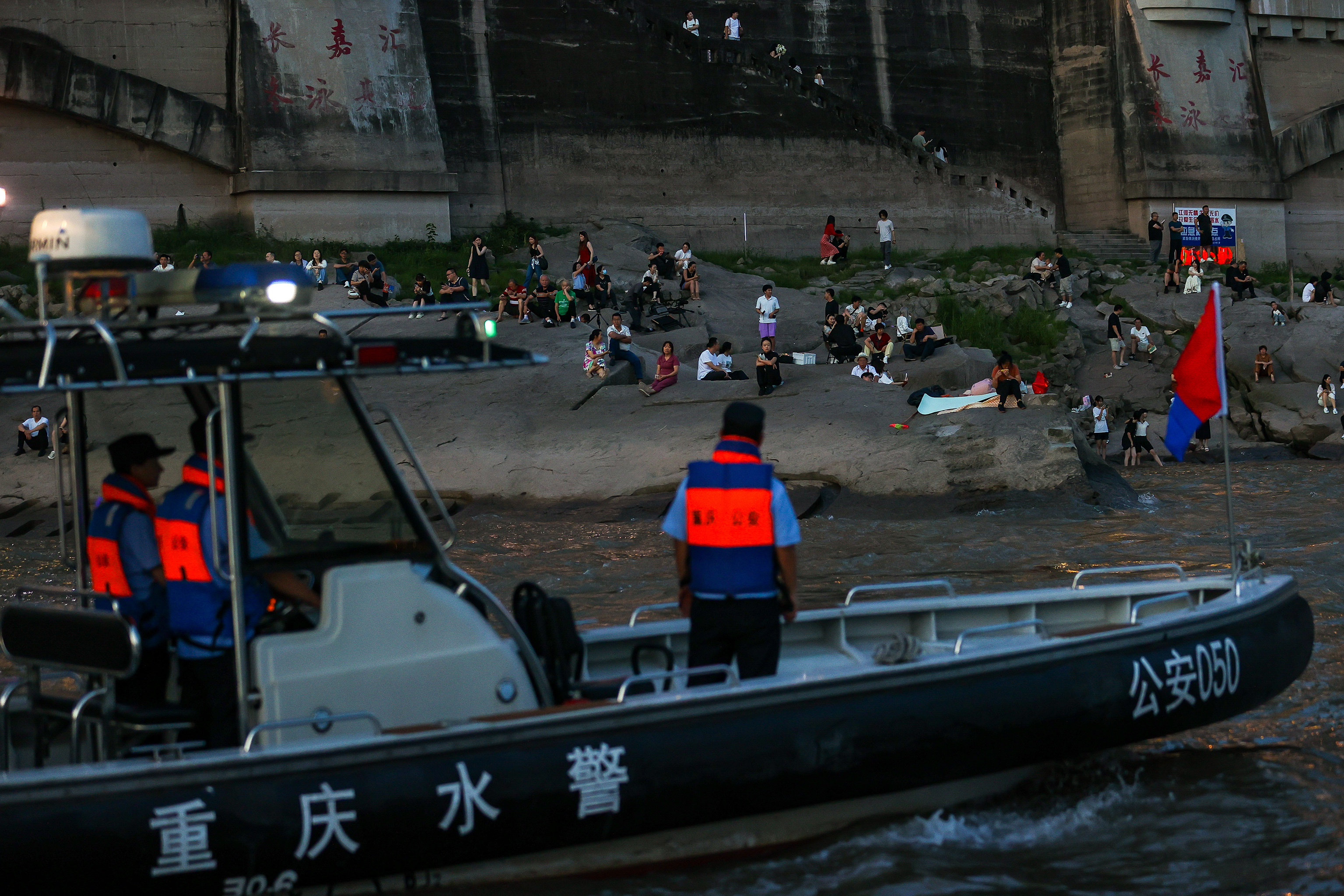 夏夜巡防 水警守护江畔安全6.jpg