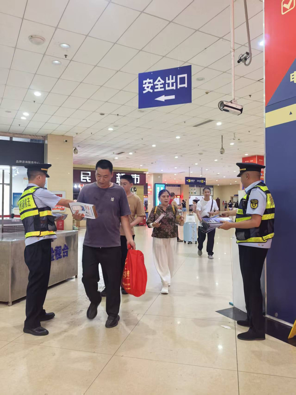 守护你出行 他们把安全课堂“搬”到运输一线2.jpg