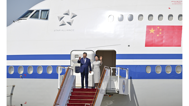 习近平抵达比什凯克出席2026年上海合作组织峰会并对吉尔吉斯斯坦进行国事访问
