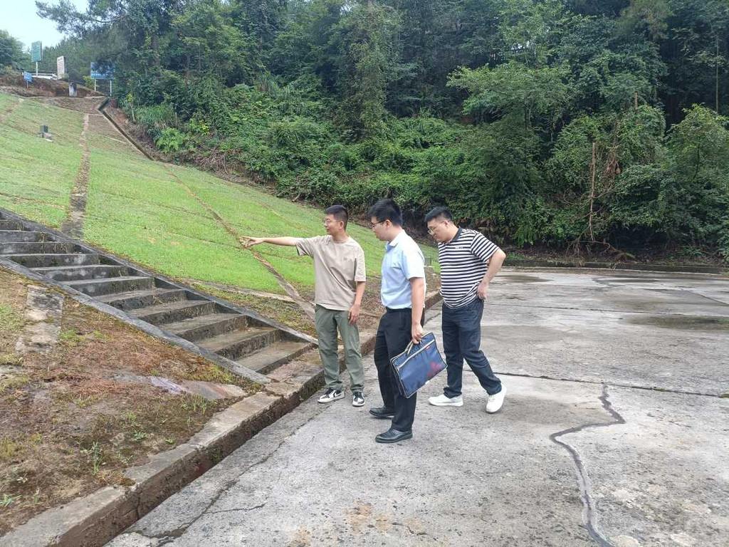 人防不松、技防升级、群防发力,山城水库穿上“铁布衫”2.jpg