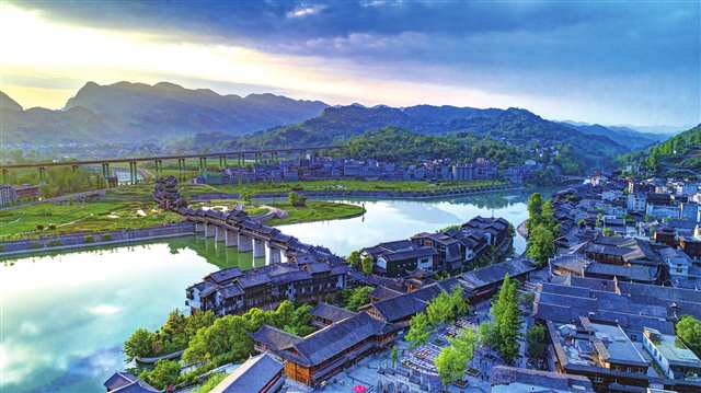抢抓高铁机遇 备好文旅大餐2.jpg