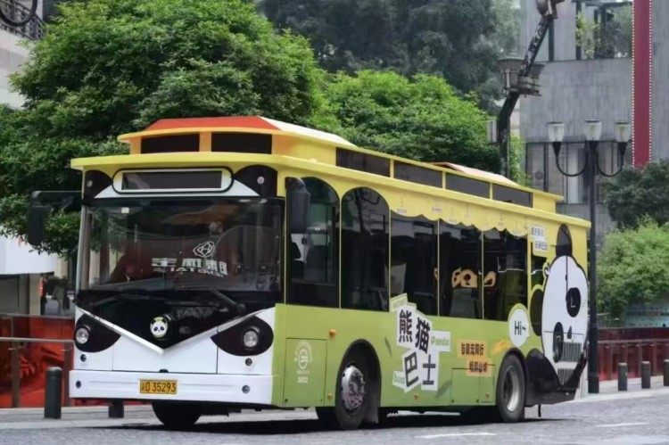 “熊猫巴士”上新!特色旅游线路等你来体验1.jpeg