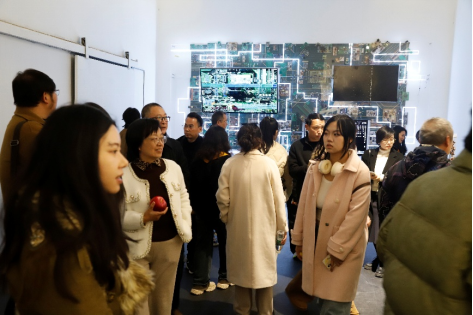 探索技术浪潮下的艺术表达 川美“临时距离”实验艺术特别展开幕1.png