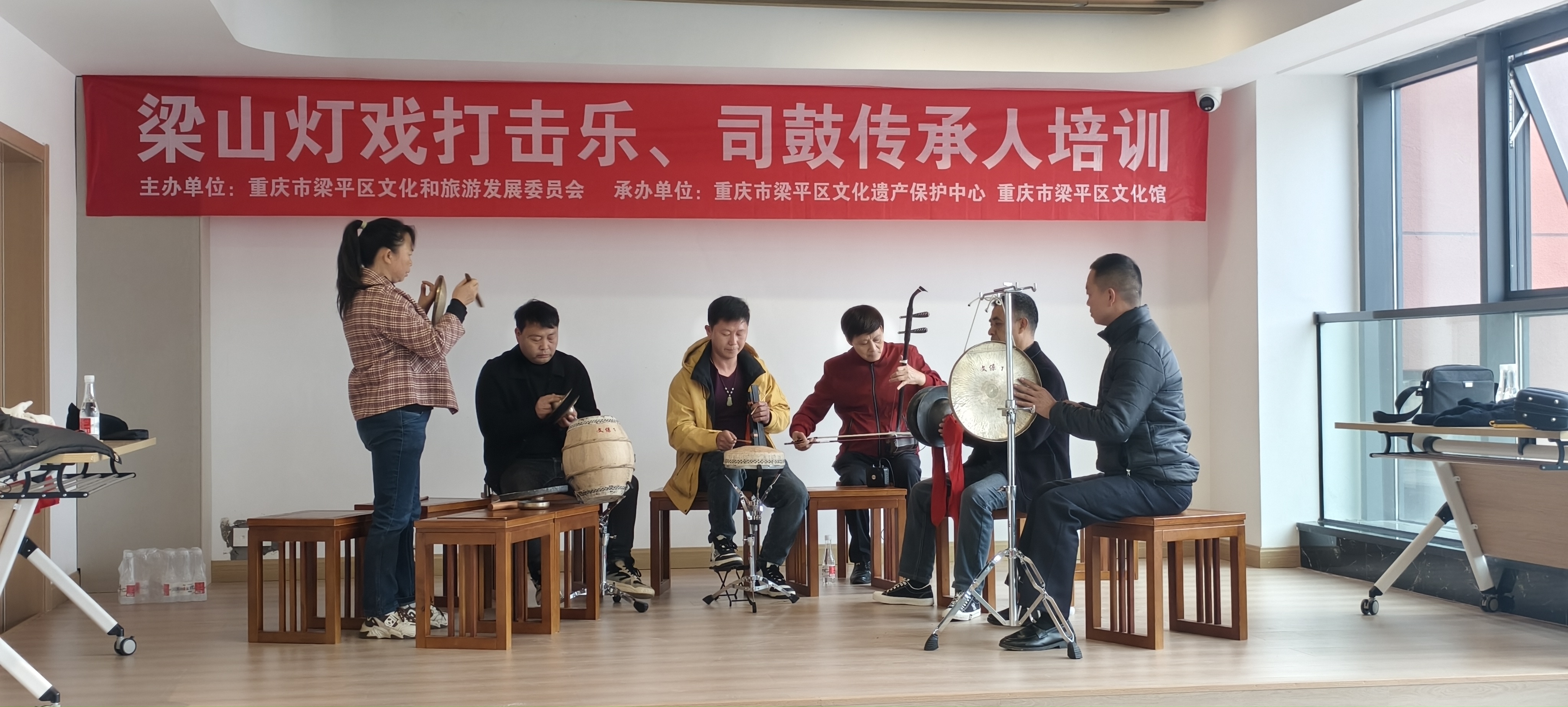 地方小戏缘何登上国家大舞台——国家级非遗梁山灯戏从田埂到银幕的“出圈”之路3.jpg
