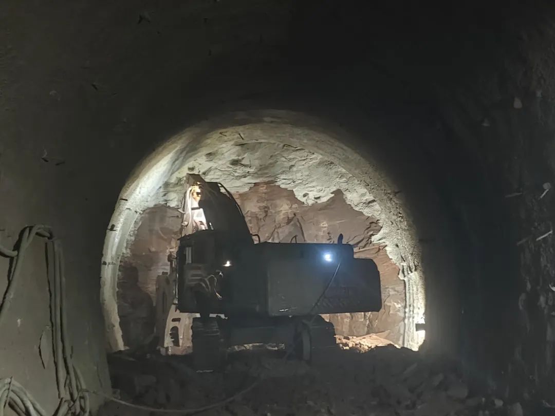 隧道1.jpg